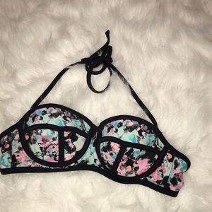 Triangl bathing suit top